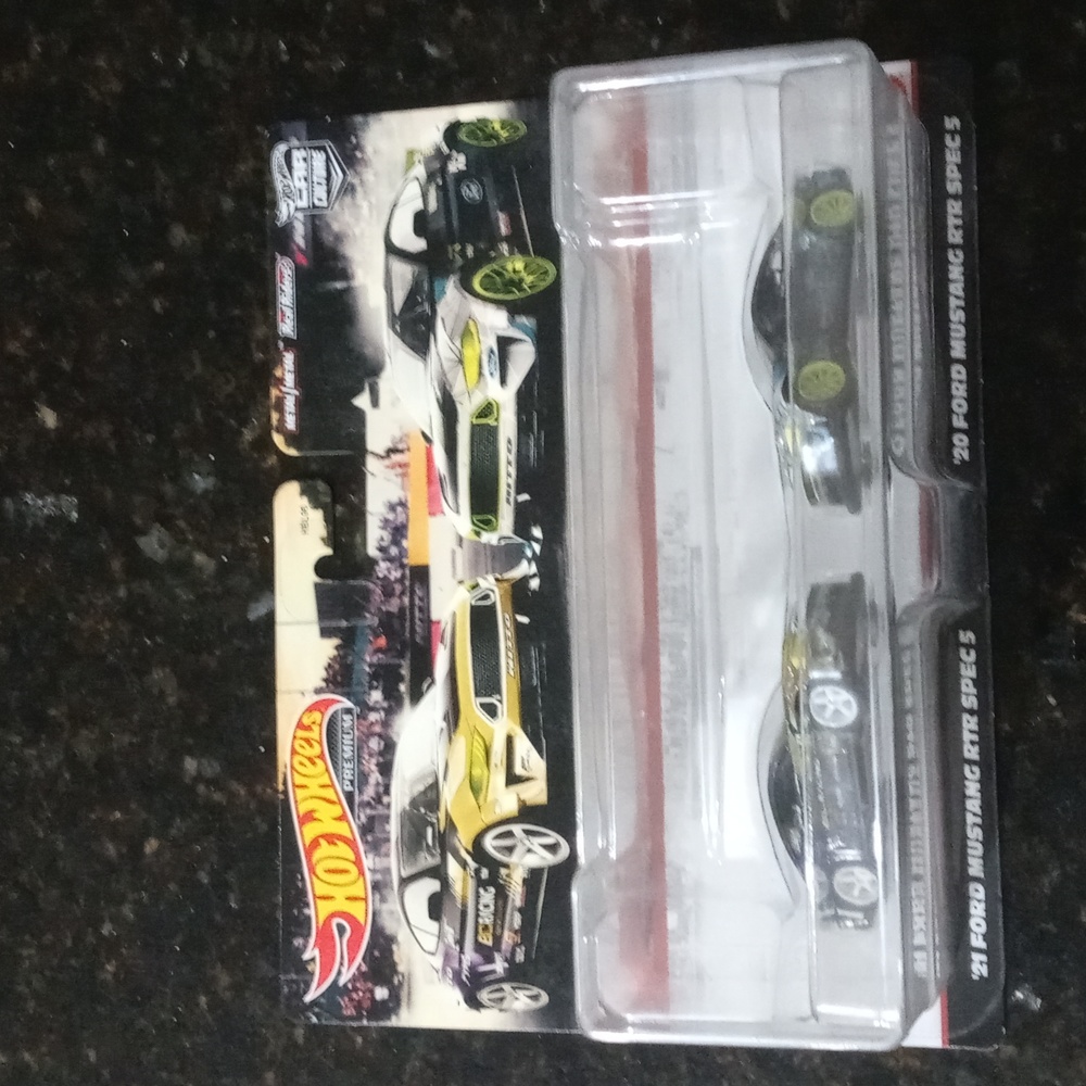 Hotwheels - Picture 1 of 5